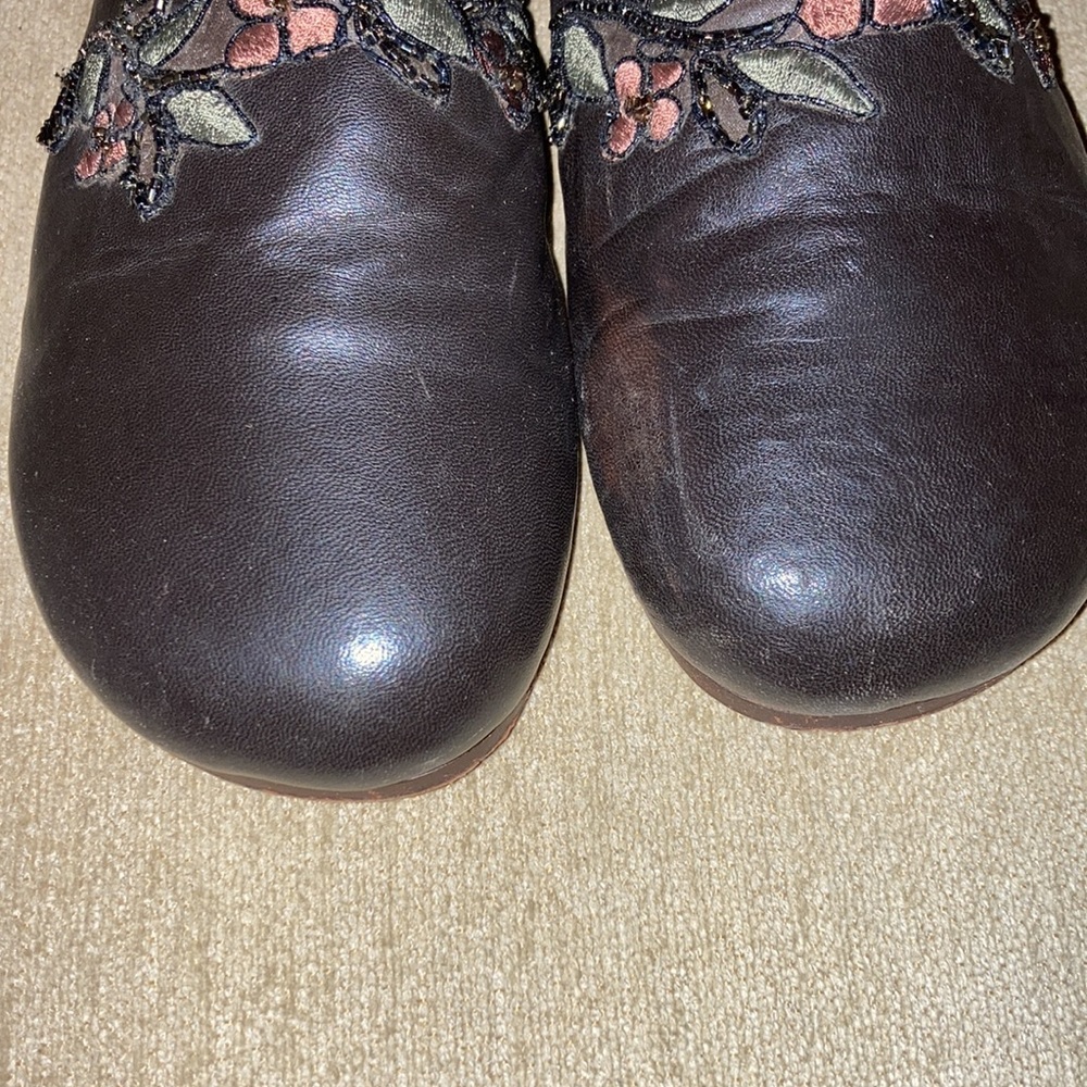 Anthropologie Brown Leather Floral Slip-On Clogs - Picture 3 of 11